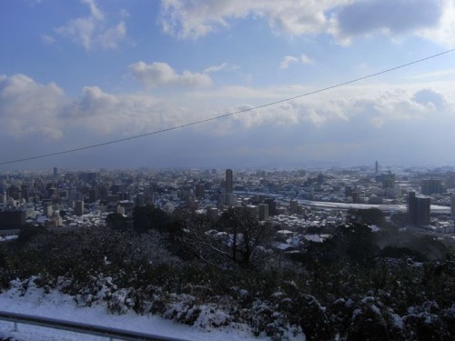 花岡山より白川方面市内を望む